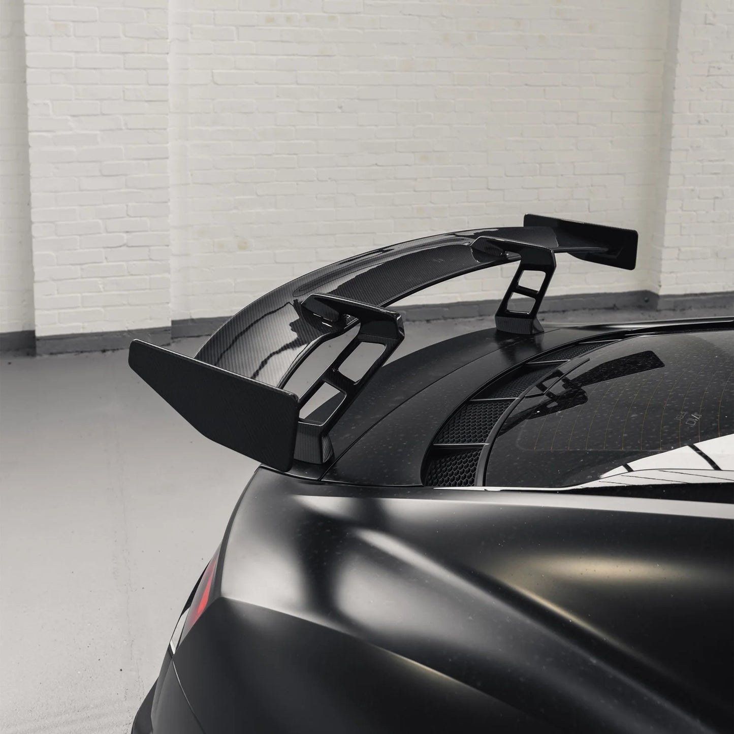 Audi R8 4S Pre-Preg Carbon Fiber Rear Wing by TRE – TRE Carbon